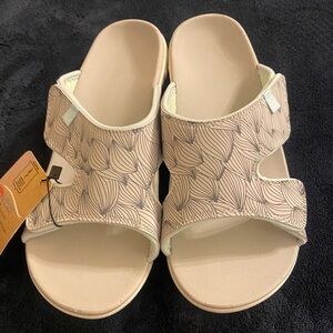 Spenco slides: Women's Cream Slide Sandals